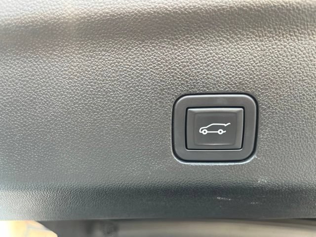 Used 2024 Chevrolet Tahoe High Country AWD/4WD image 10