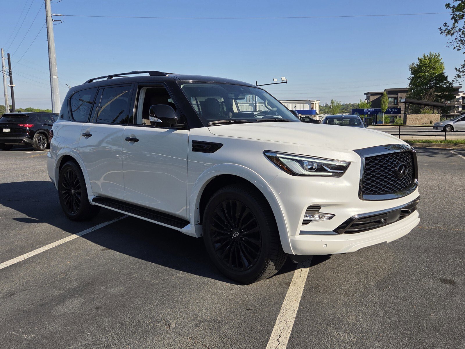 Used 2023 INFINITI QX80 Premium Select w/ Cargo Package image 4