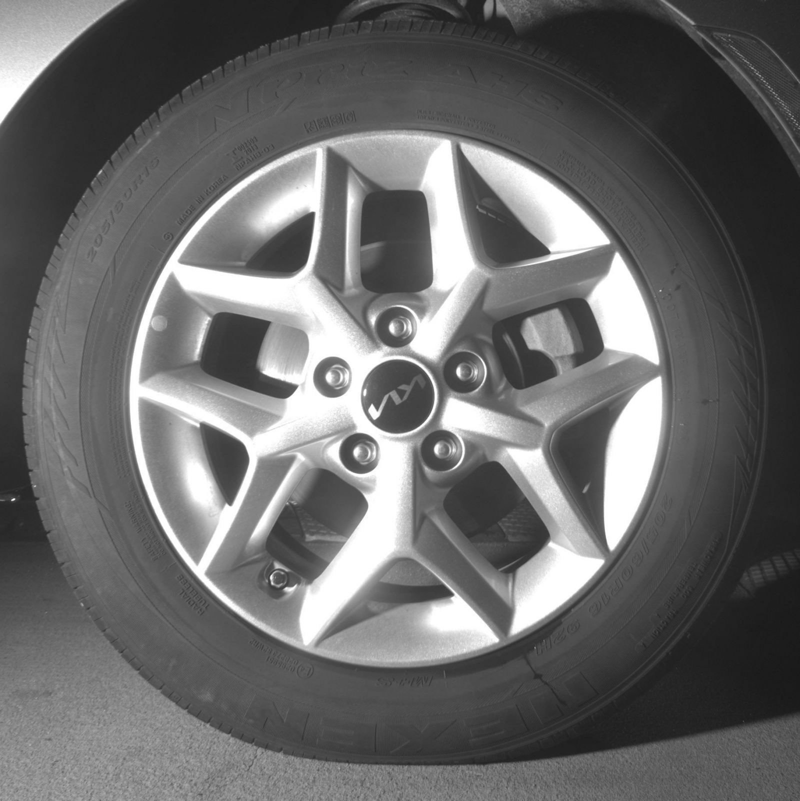 Used 2025 Kia Soul LX w/ LX Technology Package FWD image 16