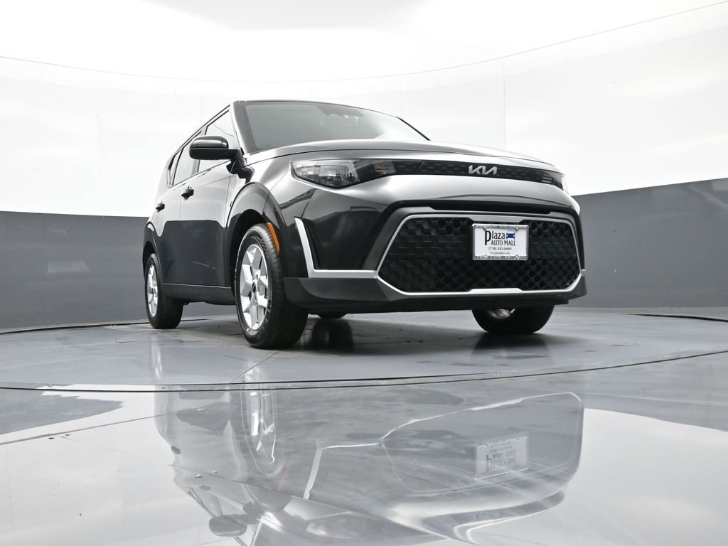Certified 2025 Kia Soul LX w/ LX Technology Package image 27