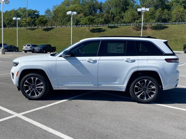New 2025 Jeep Grand Cherokee Overland w/ Adv Protech Group III AWD/4WD image 4