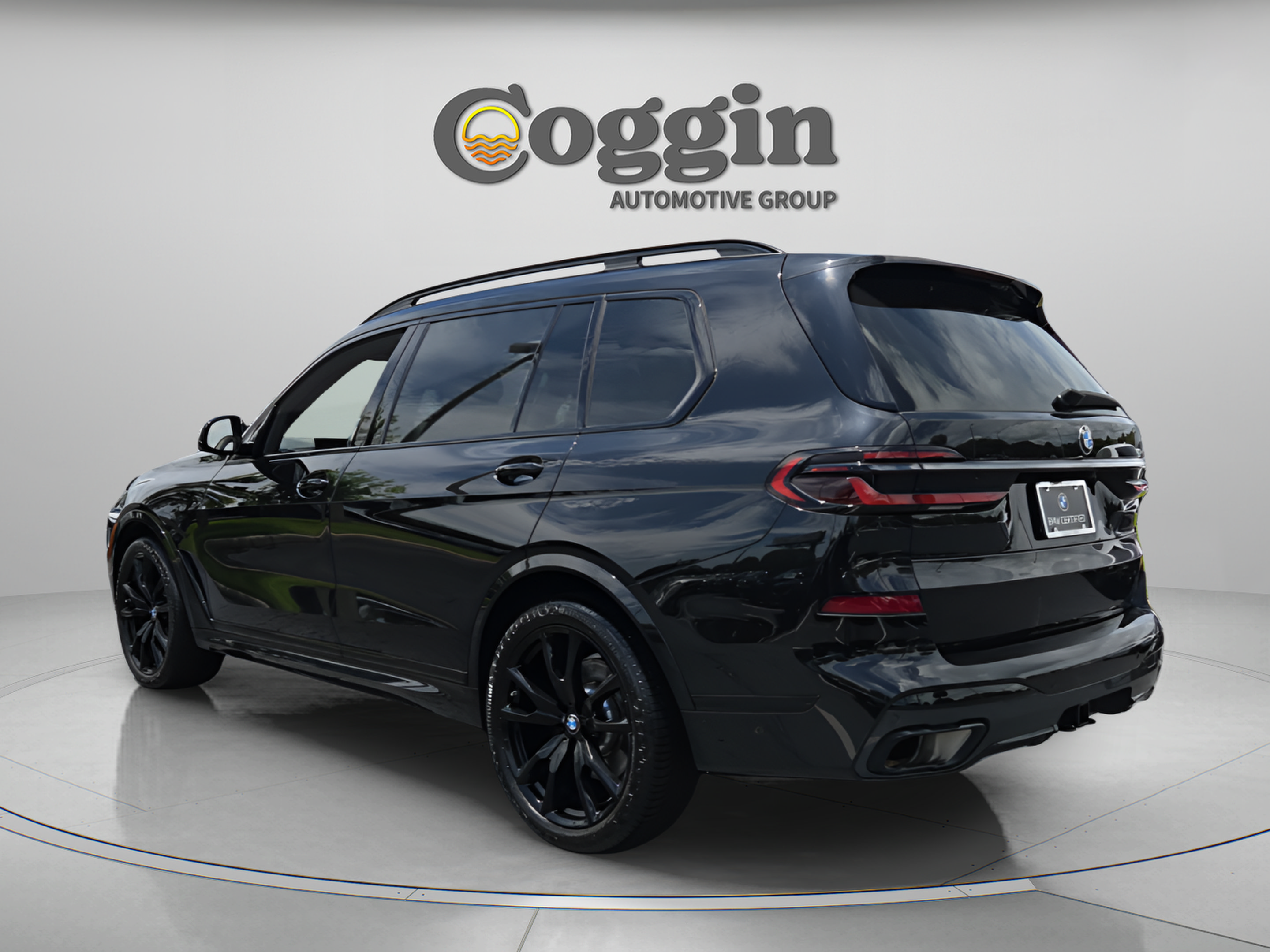 Certified 2024 BMW X7 xDrive40i w/ Executive Package AWD/4WD image 3