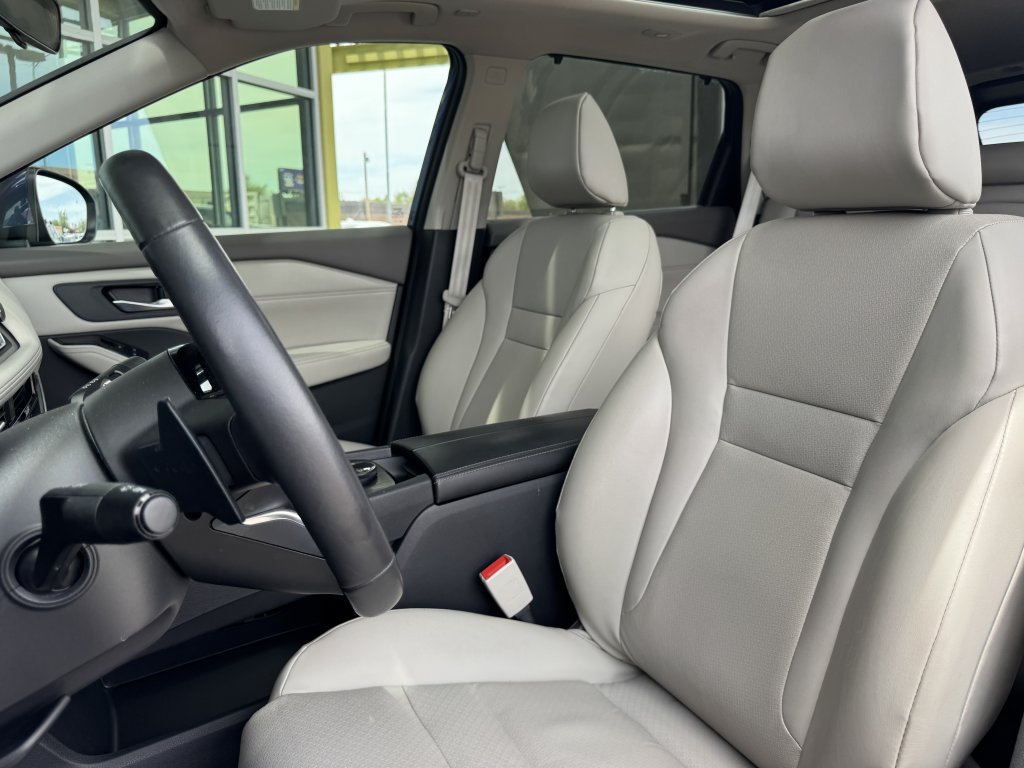 Used 2023 Nissan Rogue SV w/ SV Premium Package AWD/4WD image 34