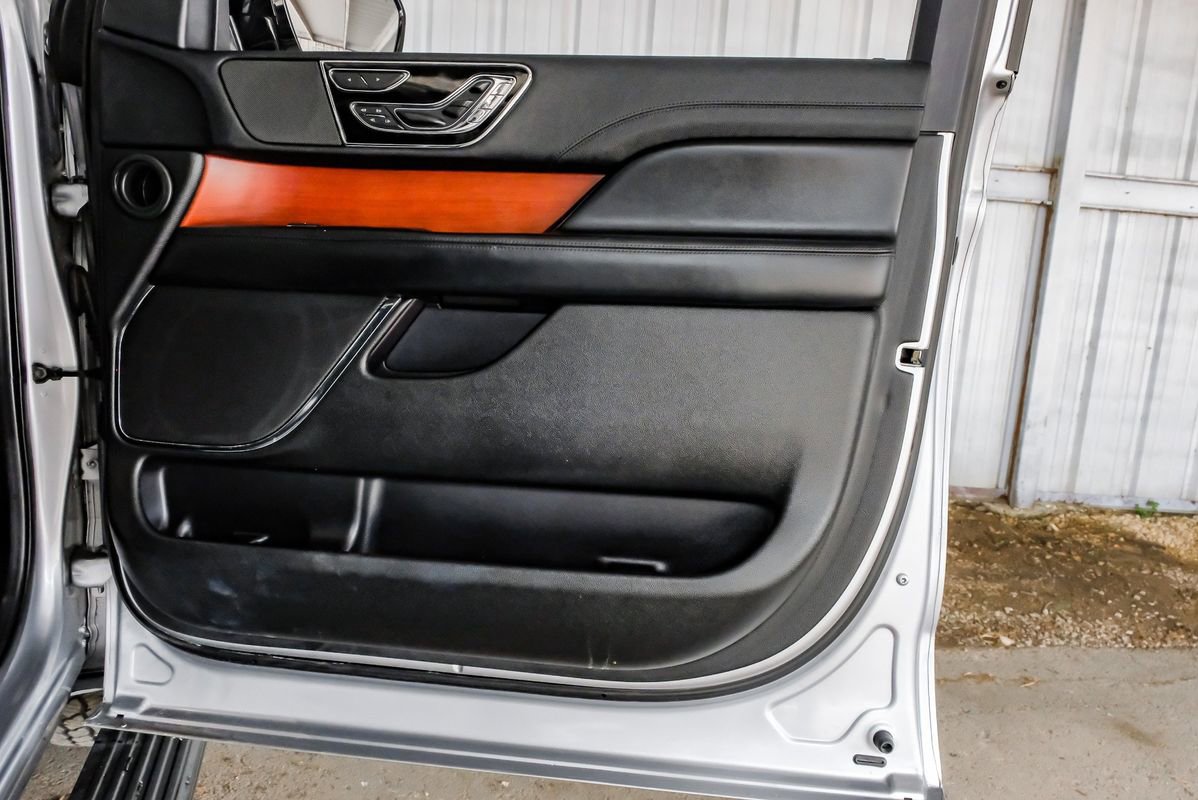 Used 2020 Lincoln Navigator L Reserve RWD image 47