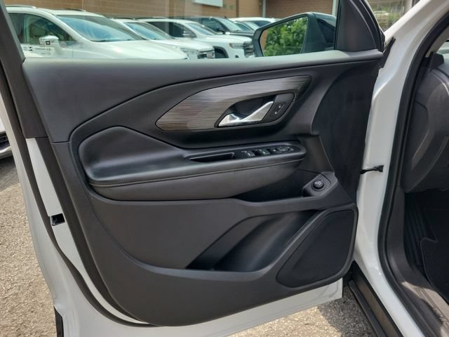Used 2023 GMC Terrain SLE w/ Driver Convenience Package FWD image 15