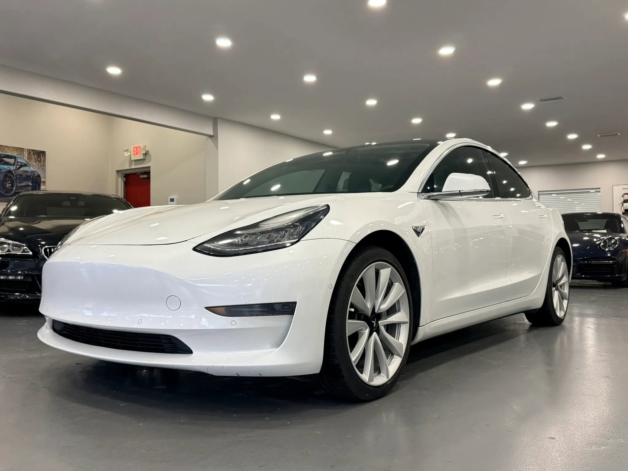 Used 2019 Tesla Model 3 Standard Range RWD image 3