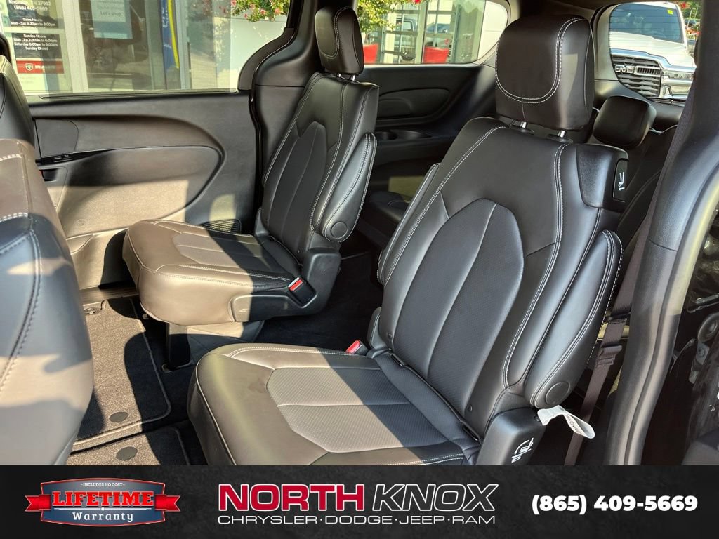 New 2026 Chrysler Voyager LX FWD image 15