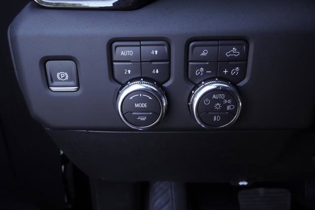 Used 2024 GMC Sierra 3500 Denali Ultimate AWD/4WD image 17
