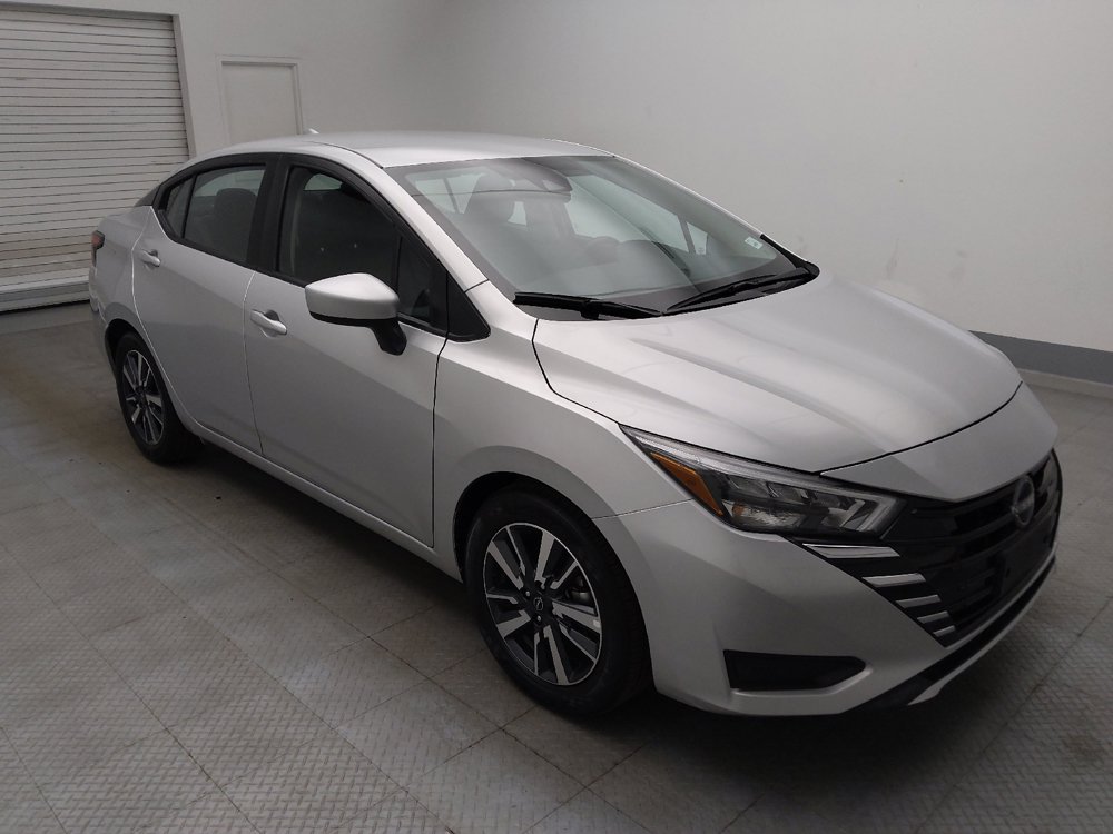 Used 2025 Nissan Versa SV FWD image 13