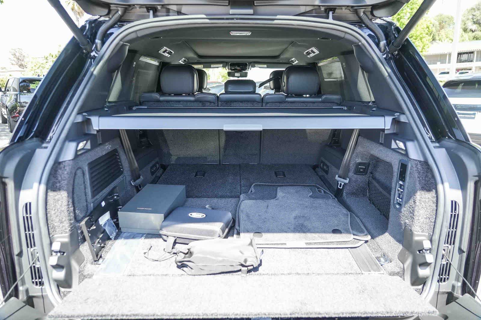 New 2026 Land Rover Range Rover Long Wheelbase SE AWD/4WD image 26