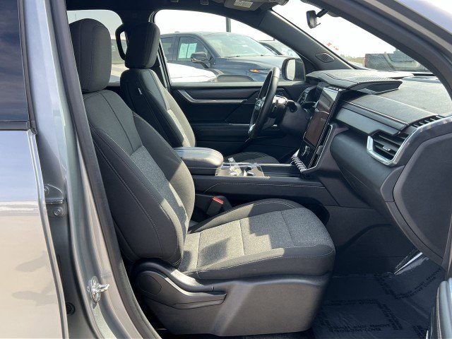 Used 2025 GMC Acadia Elevation image 27