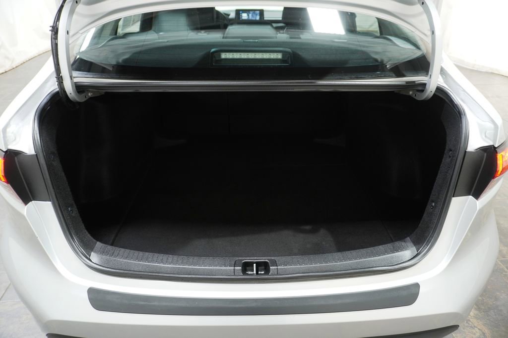 Used 2023 Toyota Corolla LE FWD image 6