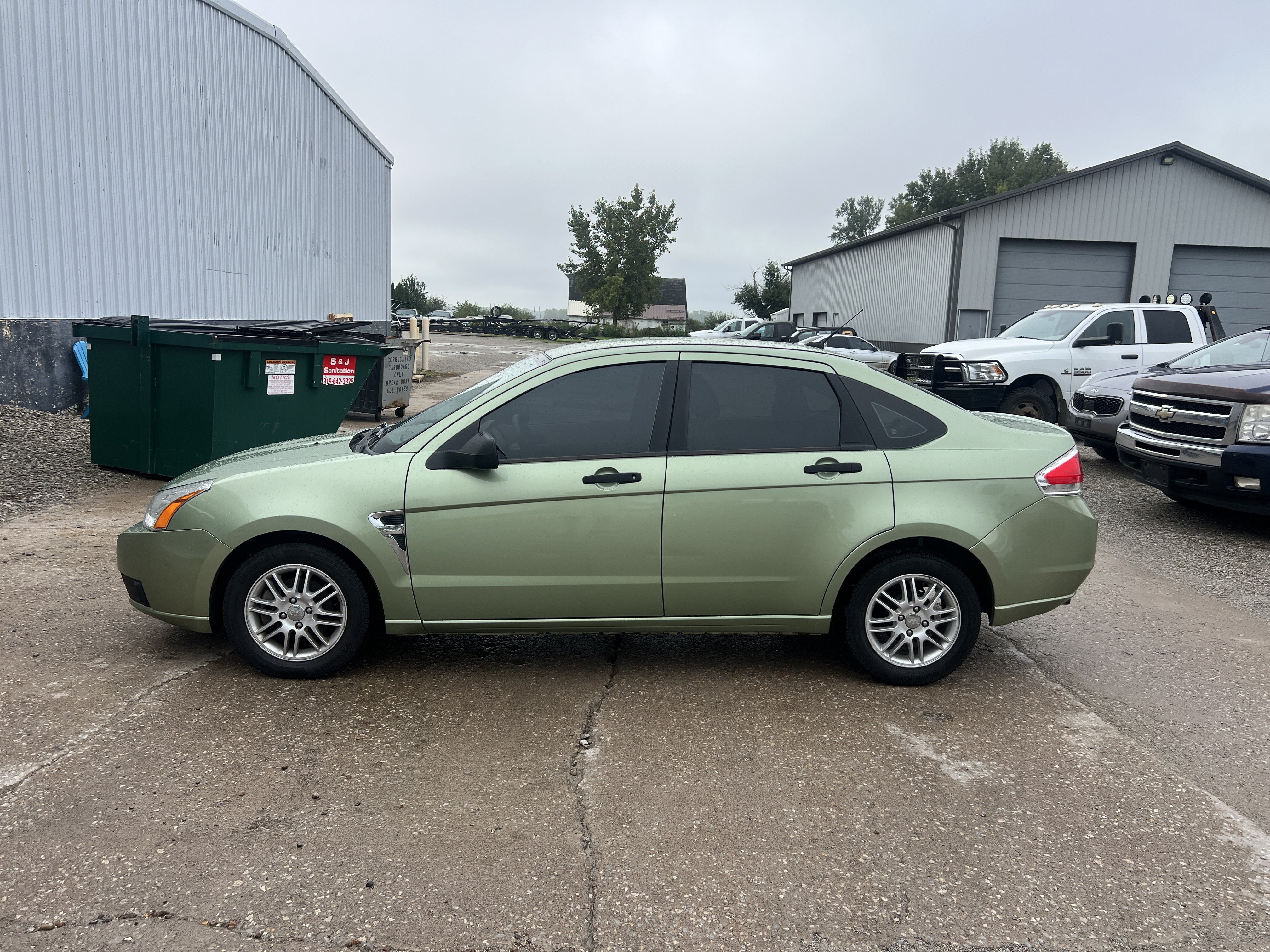 Used 2008 Ford Focus Sedan FWD image 32
