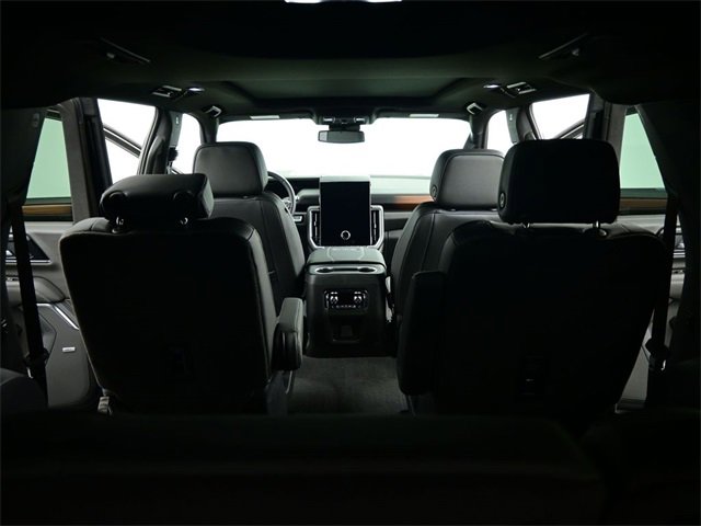 Used 2025 GMC Yukon XL Denali w/ Sun & Power Step Package image 39