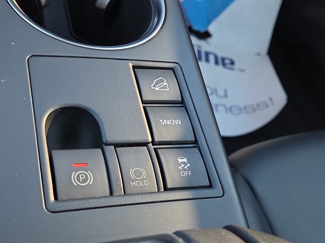 Used 2023 Toyota Highlander XLE AWD/4WD image 17