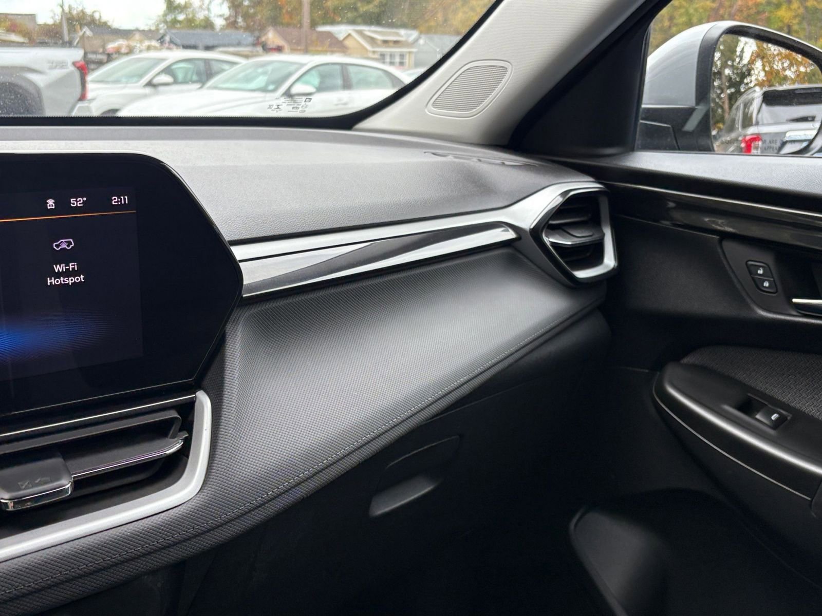 Used 2025 Chevrolet TrailBlazer LT image 33