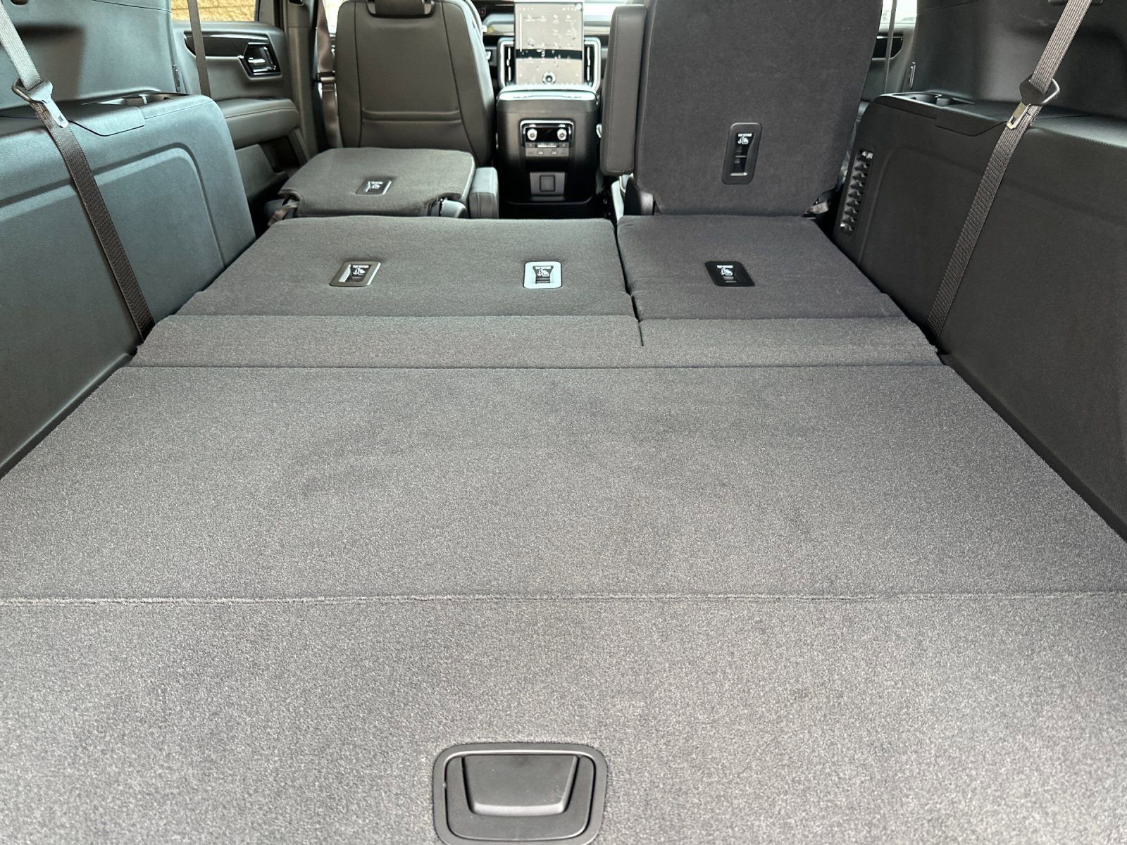 New 2026 GMC Yukon XL Elevation w/ Elevation Premium Package AWD/4WD image 16