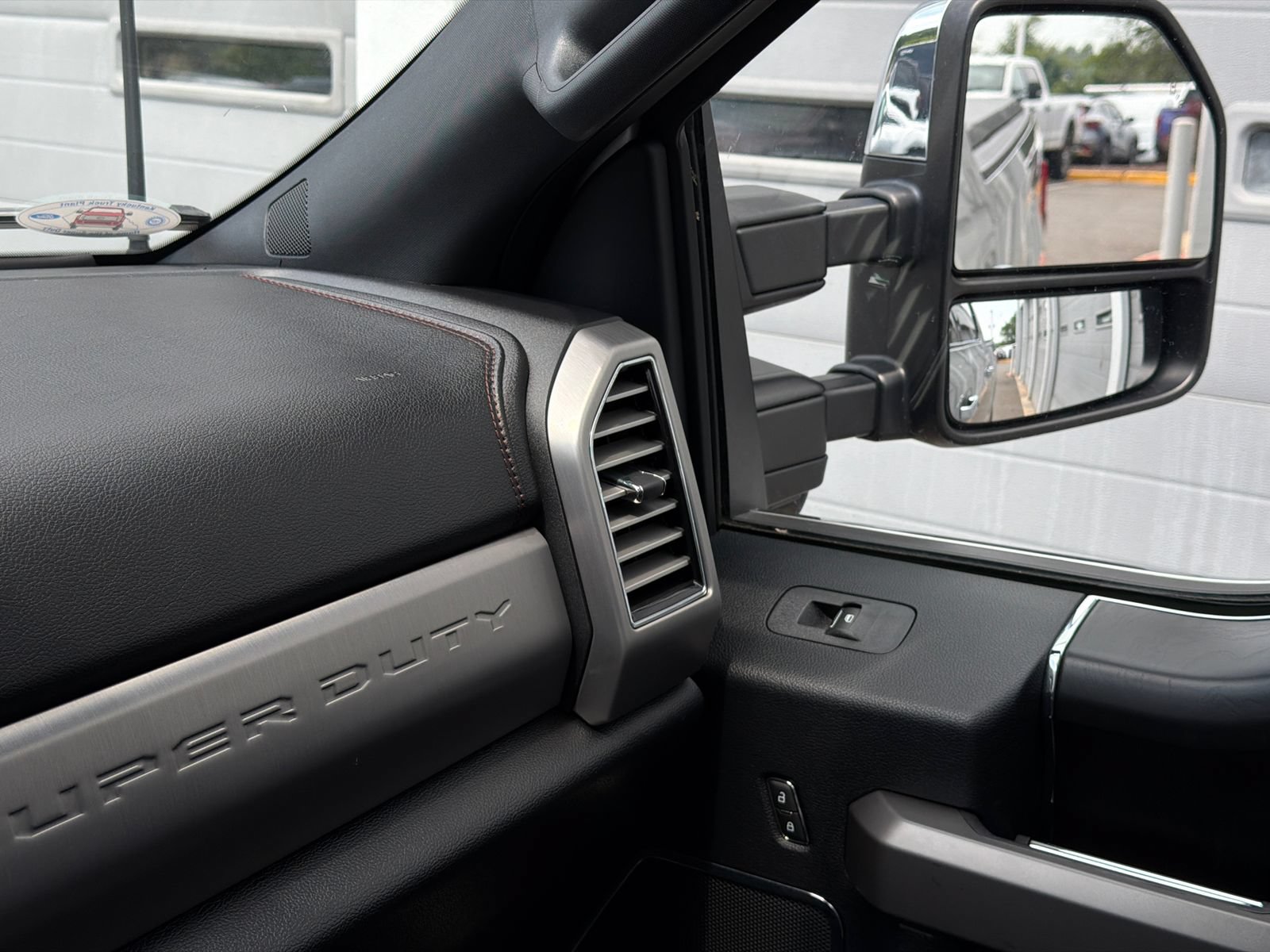 Used 2019 Ford F350 Platinum w/ Platinum Ultimate Package AWD/4WD image 35