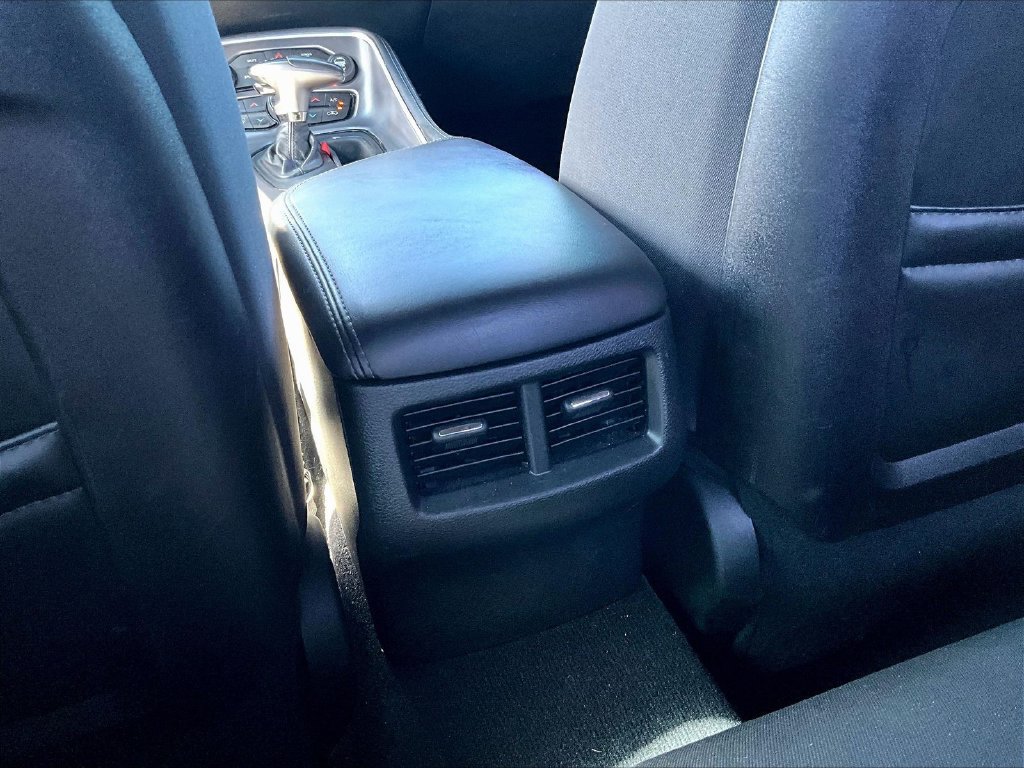 Used 2019 Dodge Challenger SXT RWD image 10