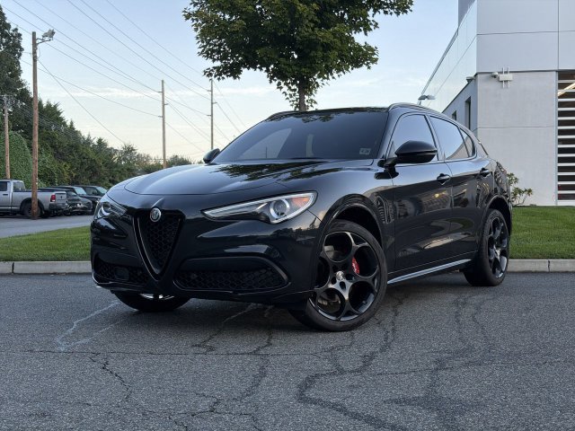 Used 2023 Alfa Romeo Stelvio Veloce AWD/4WD image 1