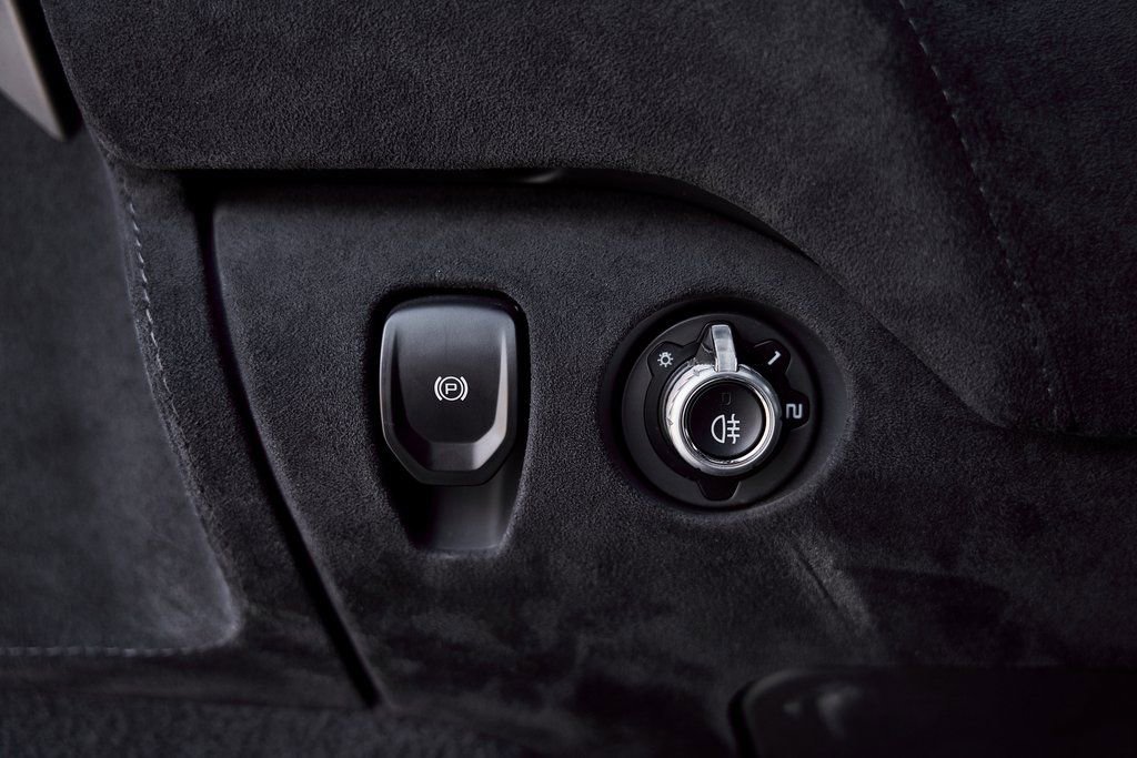 Used 2020 McLaren 720S Spider RWD image 45