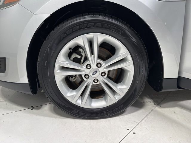 Used 2018 Ford Taurus SE FWD image 5