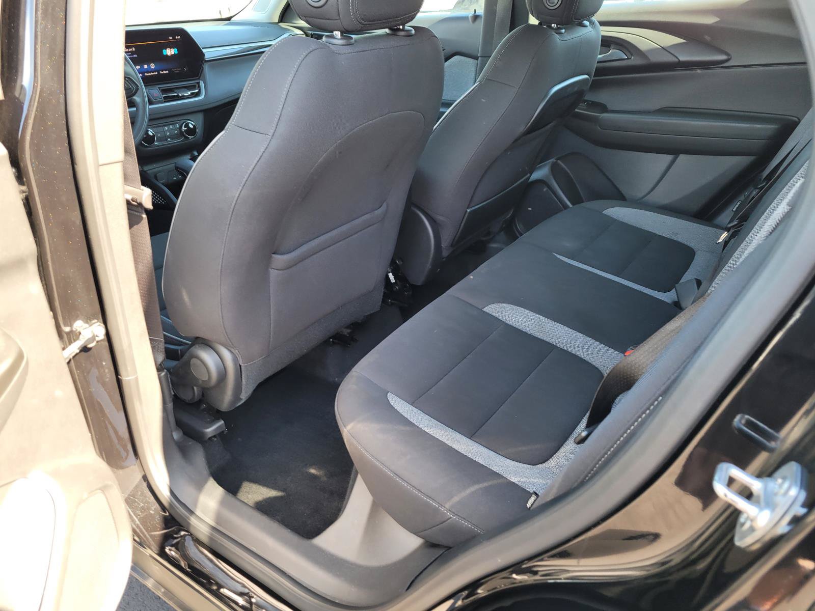 Used 2024 Chevrolet TrailBlazer LS FWD image 14
