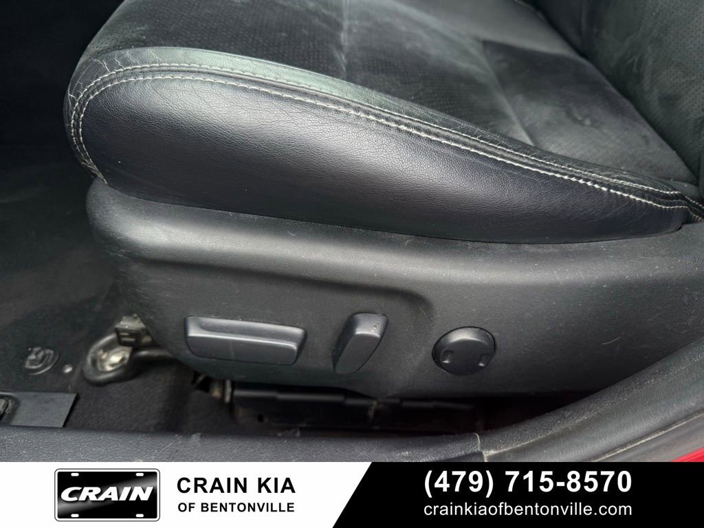 Used 2013 Toyota Camry SE w/ Leather Pkg FWD image 11