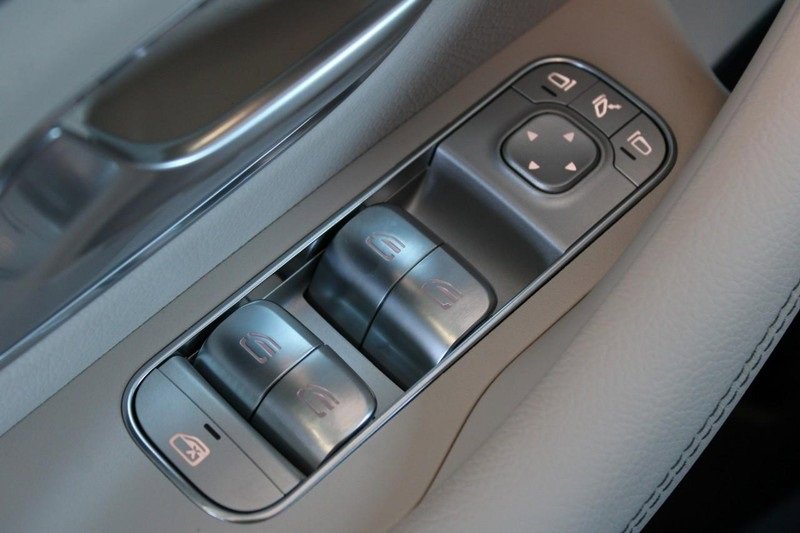 New 2025 Mercedes-Benz GLE 450e 4MATIC image 13