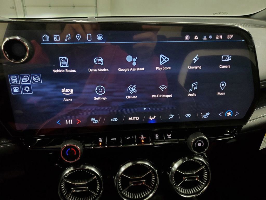 Used 2025 Chevrolet Blazer EV LT FWD image 19