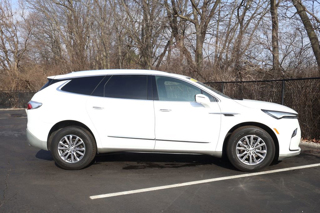 Used 2024 Buick Enclave Premium image 9