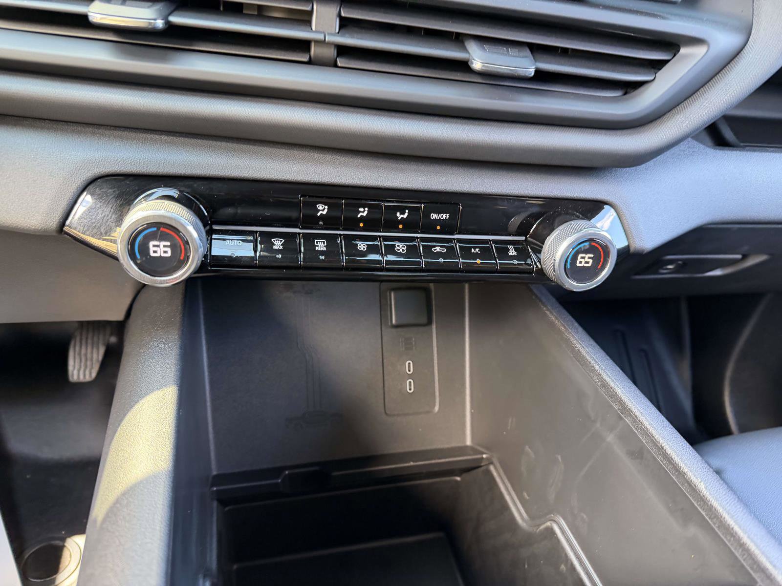Certified 2024 Chevrolet Silverado EV W/T AWD/4WD image 25