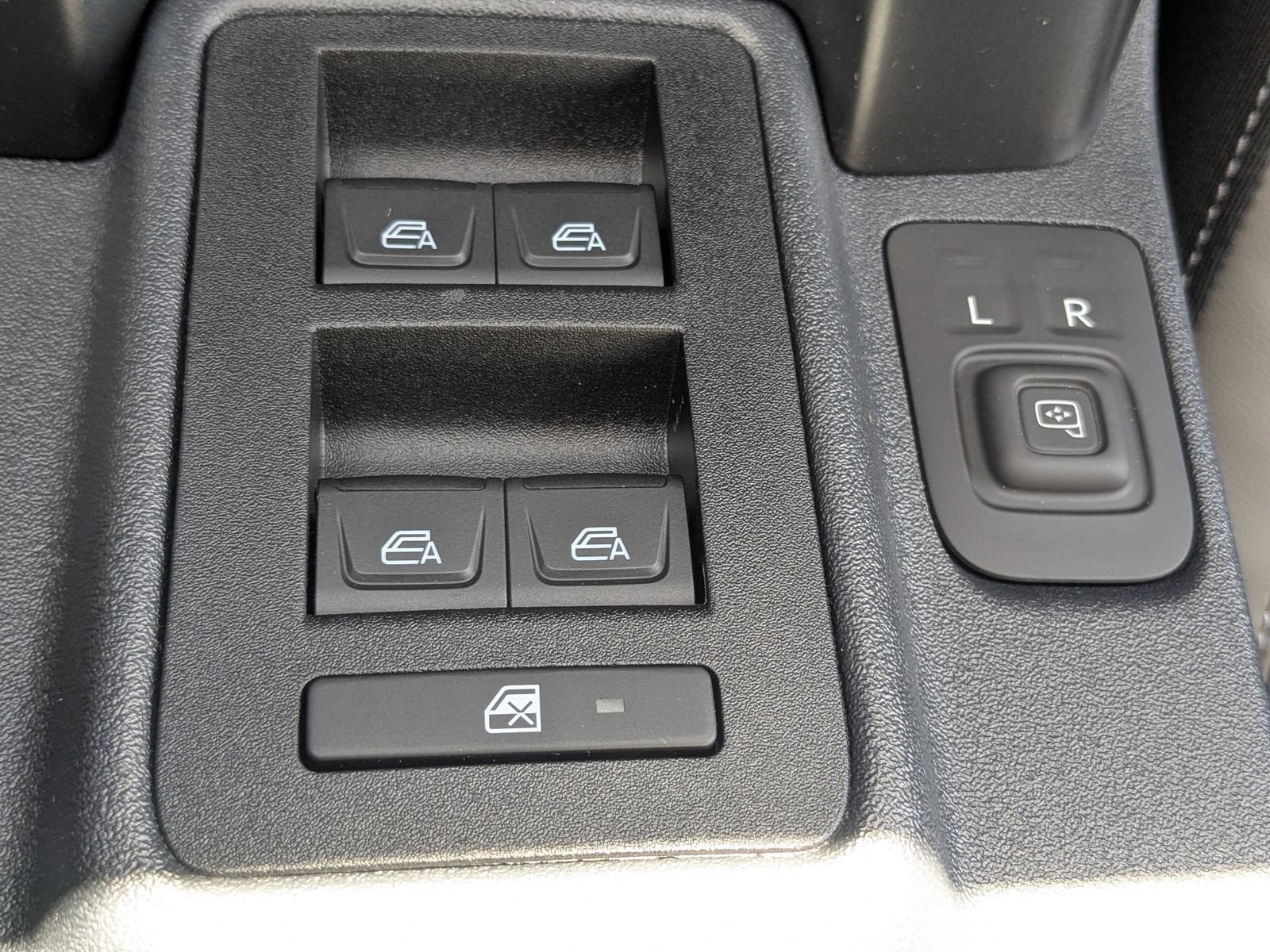 New 2025 Ford Bronco Outer Banks w/ Sasquatch Package AWD/4WD image 25