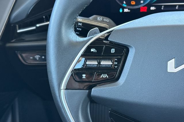 Certified 2024 Kia Niro Wind FWD image 32
