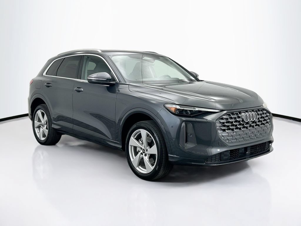 Certified 2025 Audi Q5 Premium AWD/4WD image 3