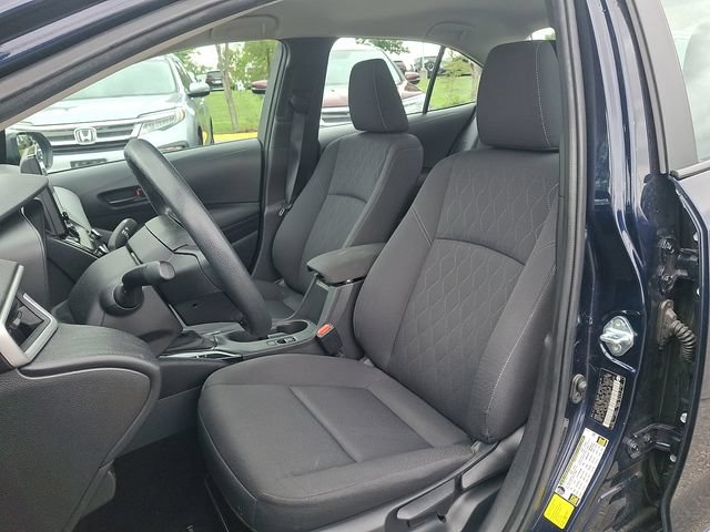 Used 2025 Toyota Corolla LE FWD image 13