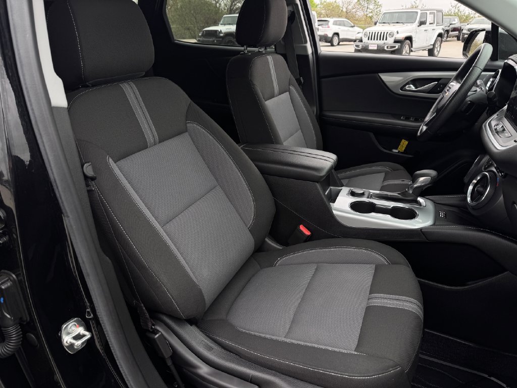 Used 2024 Chevrolet Blazer LT w/ Convenience Package FWD image 23