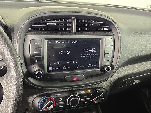 Certified 2025 Kia Soul LX w/ LX Technology Package FWD image 16