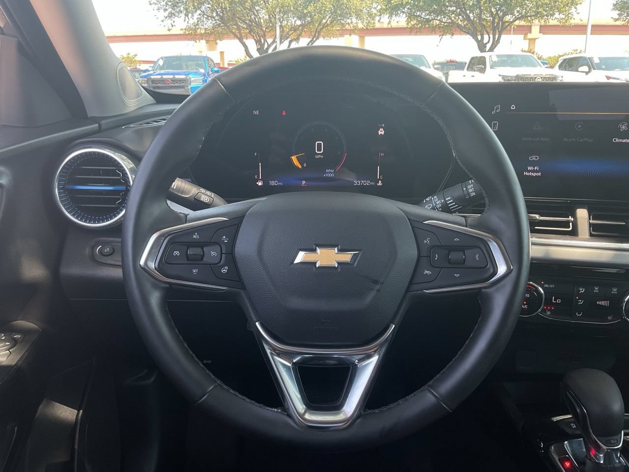 Used 2025 Chevrolet Trax LT w/ LT Convenience Package FWD image 30