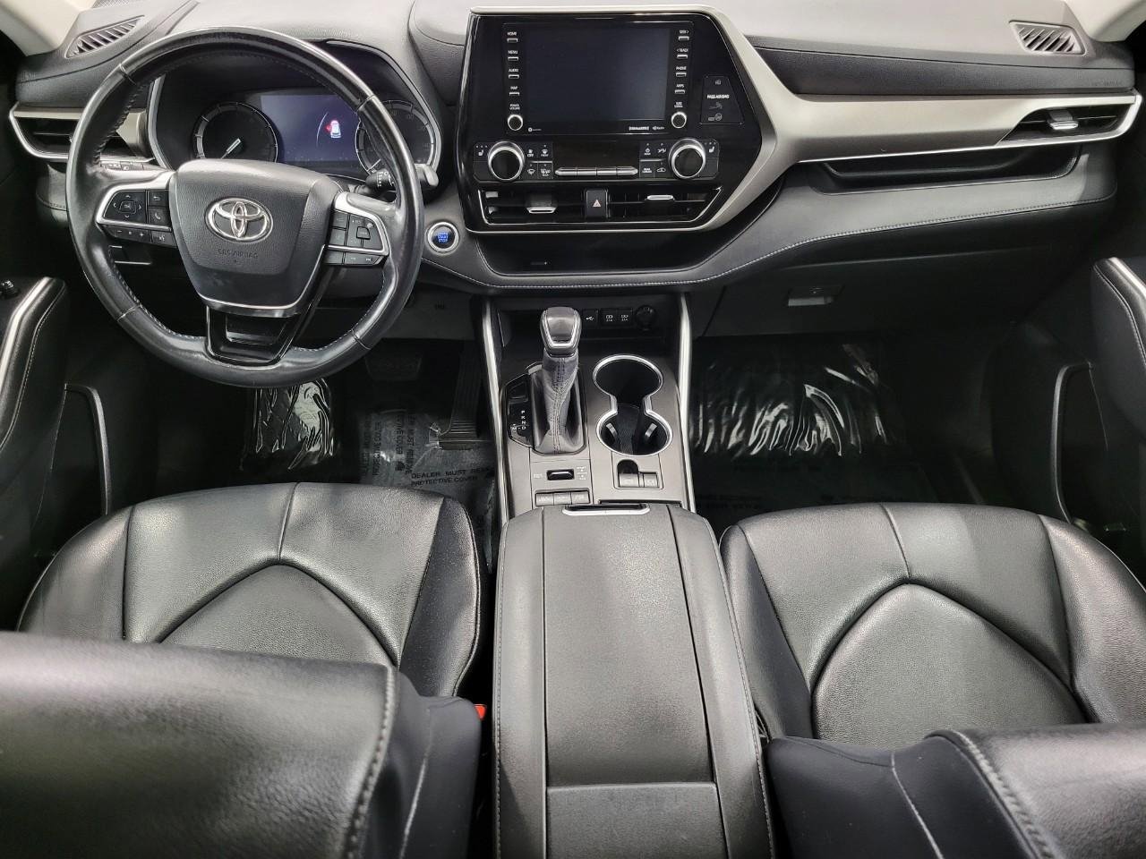 Used 2020 Toyota Highlander XLE image 9