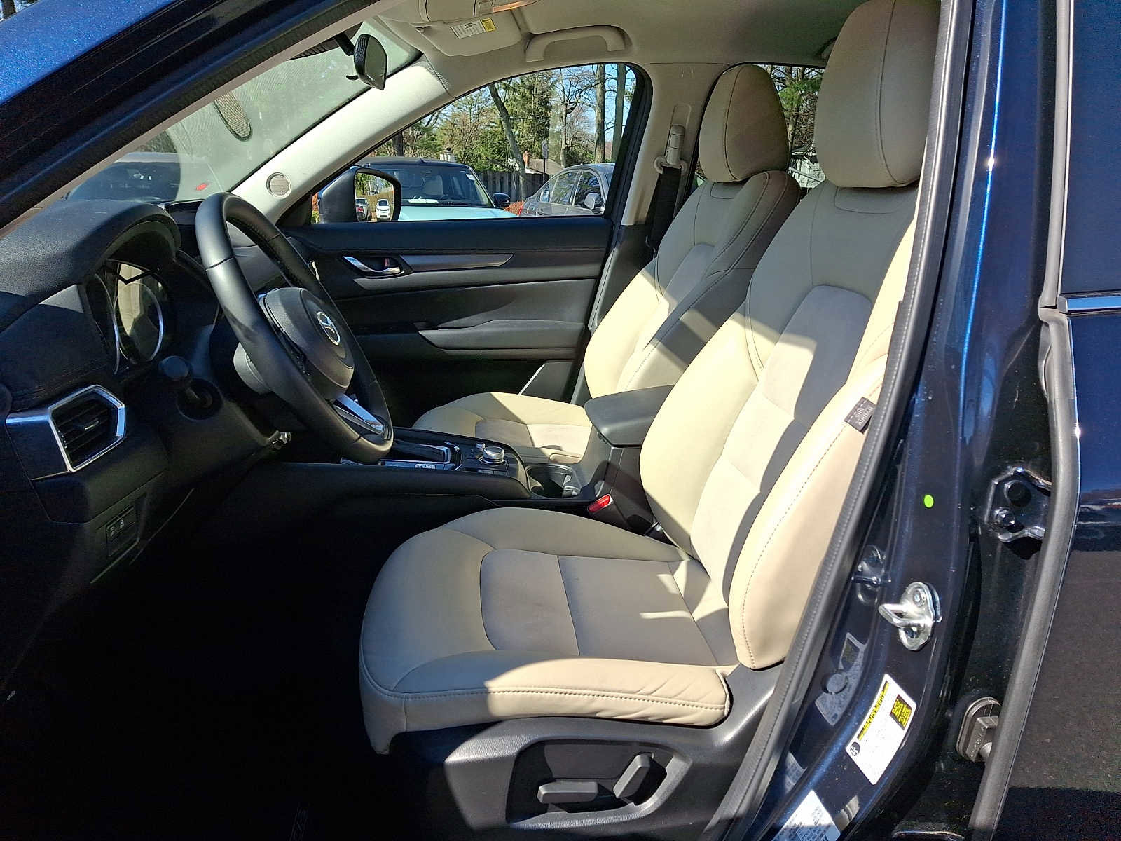 Used 2019 MAZDA CX-5 Touring image 11
