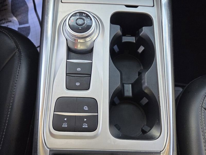 Used 2022 Ford Explorer XLT w/ Equipment Group 202A RWD image 20