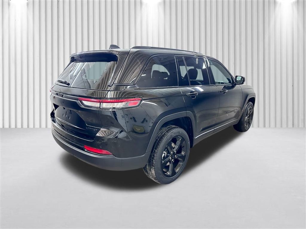 New 2025 Jeep Grand Cherokee Limited w/ Black Appearance Package image 5