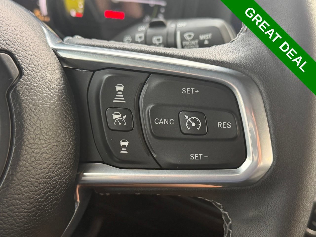 Used 2025 Jeep Wrangler Unlimited Sahara w/ Safety Group AWD/4WD image 14