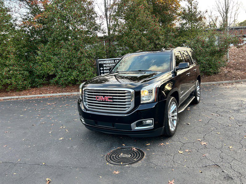 Used 2017 GMC Yukon SLT w/ Premium Edition image 2