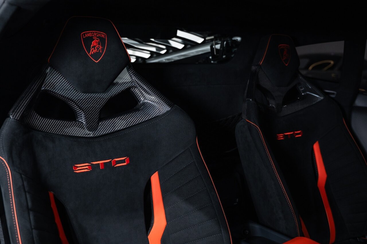 Used 2022 Lamborghini Huracan STO RWD image 58
