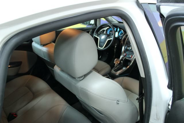 Used 2017 Buick Verano FWD image 12