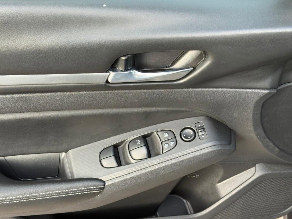 Used 2022 Nissan Altima 2.5 SV image 18