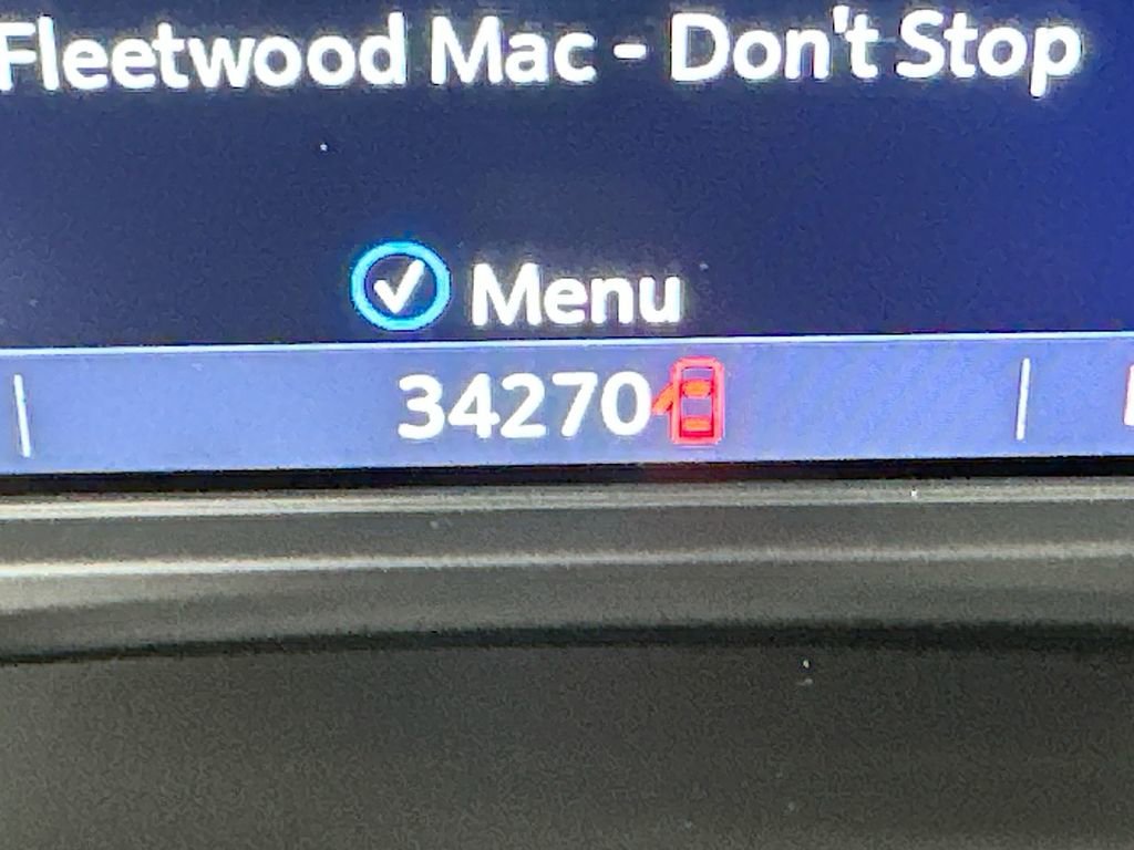 Used 2024 Buick Enclave Essence w/ Technology Package image 33