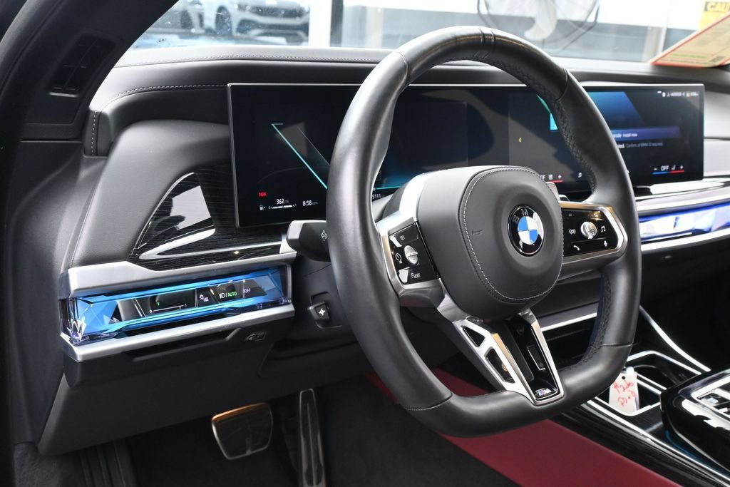 Used 2025 BMW 740i xDrive AWD/4WD image 15
